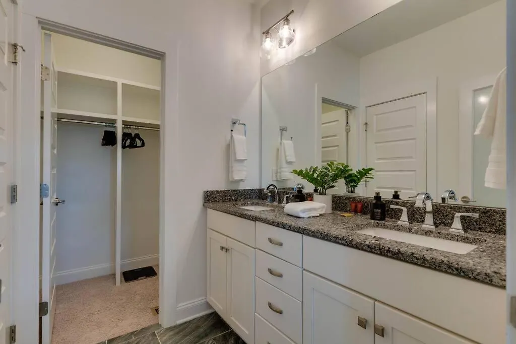 Perfectly Located-Walk To Bars- Close To Broadway Nashville 0*,  United States
