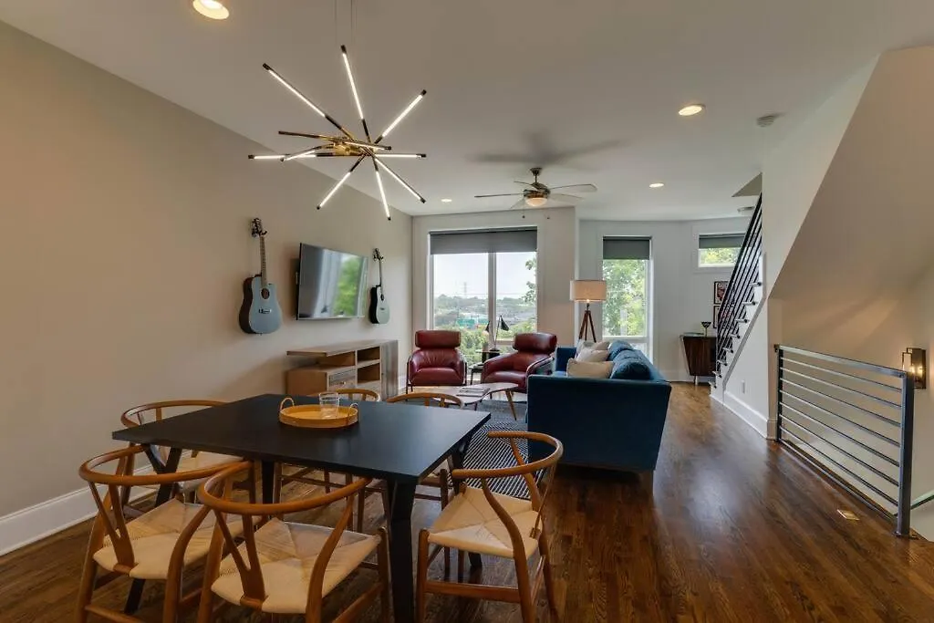 Perfectly Located-Walk To Bars- Close To Broadway Nashville